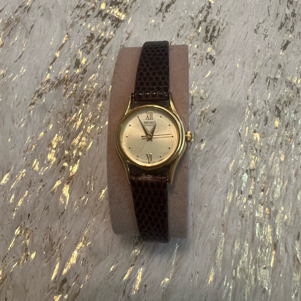 Seiko Vintage Squartz watch mini for women